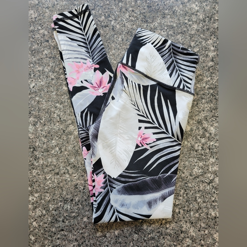 Victoria's Secret XS Pink Black White Leggings with Tropical Print EUC Workout